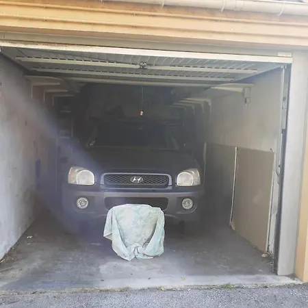 Fabron 90 M2 Avec Garage アパート *