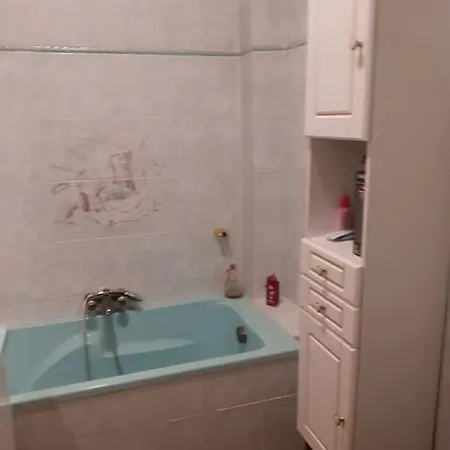 Fabron 90 M2 Avec Garage Apartment *